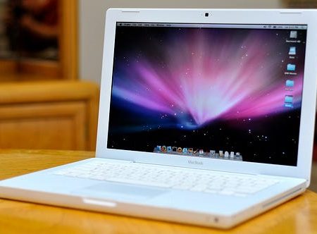 Apple Macbook 4,1 Intel Duo Core @ 2.4 GHz   2GB   128 GB Storage - Refurbished Discount